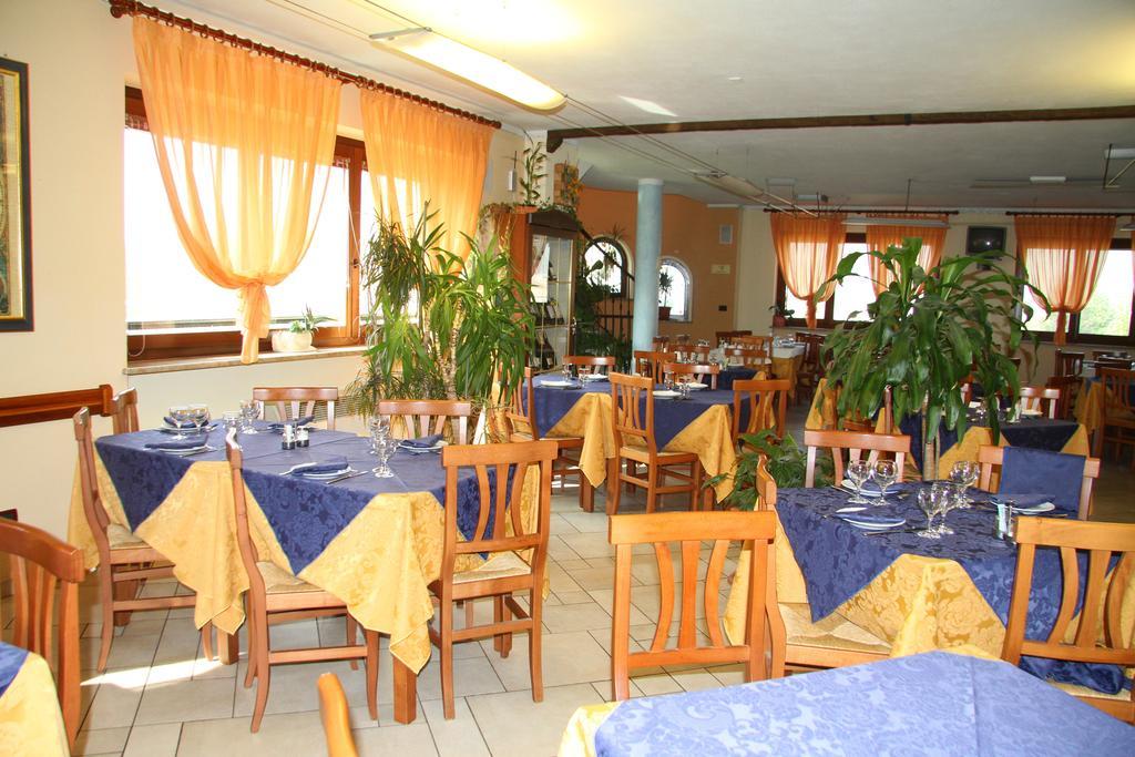 Hotel Ristorante Belsito Borgo San Dalmazzo Exterior photo